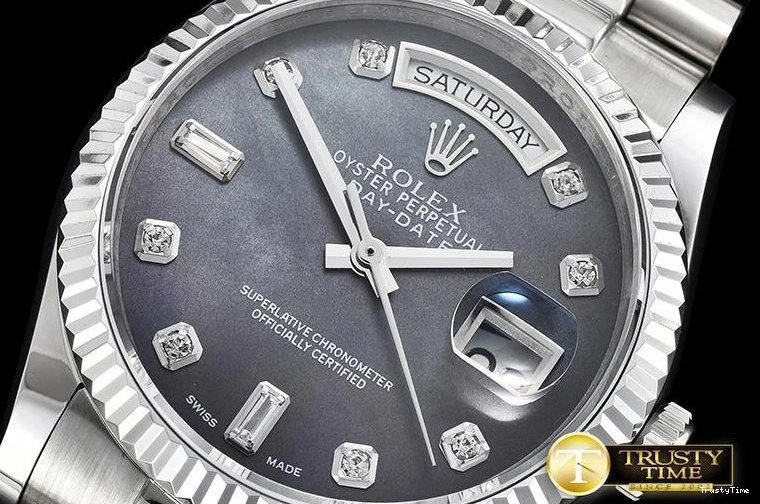 1118 RDD0214B – DayDate 36mm GoAnywhere 682